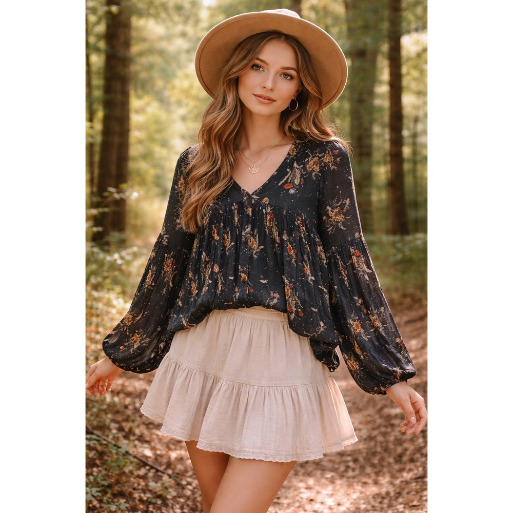 Holding Horses Anthropologie Floral Babydoll Blouse V-Neck Button Back Small